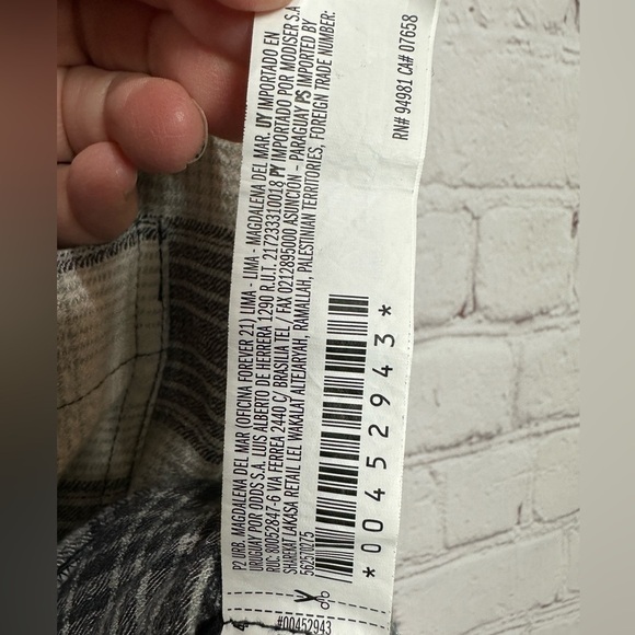 Forever 21 Womens Black Plaid‎ Lightweight Button Up Shirt Rayon Blend, Sz M - Picture 4 of 4